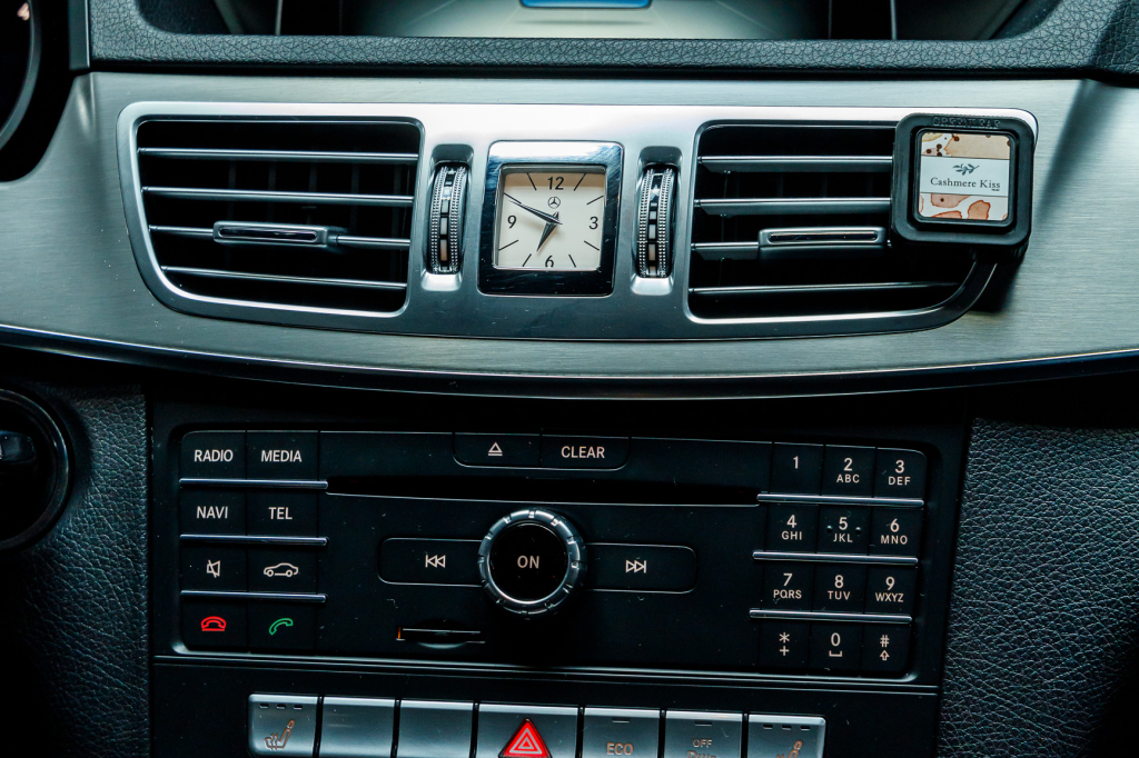 Mercedes-Benz E 220  Bluetec 2015 фото 26