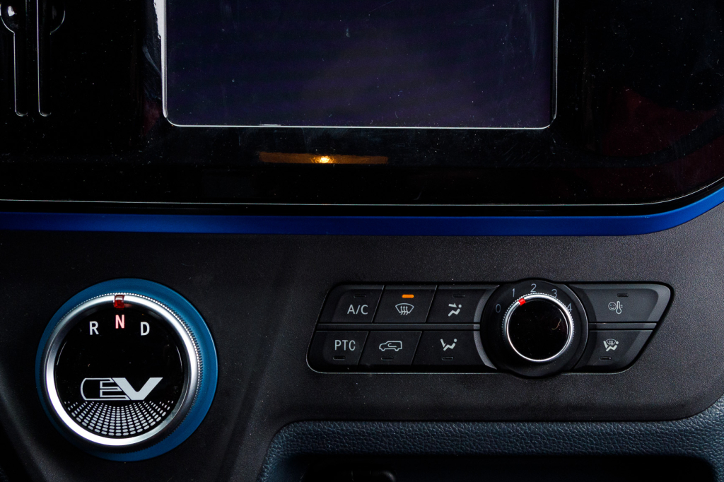 Maxus EV30L 2019 photo 14