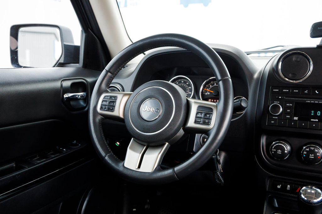 Jeep Patriot 2015 фото 16