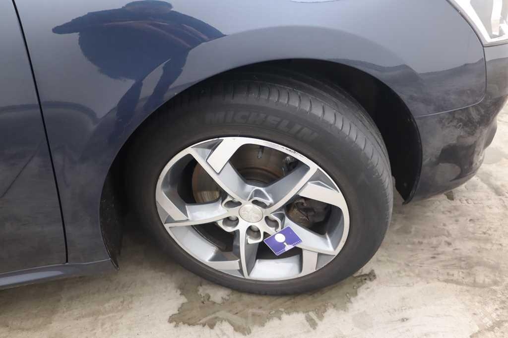 Peugeot 508 2017 фото 12