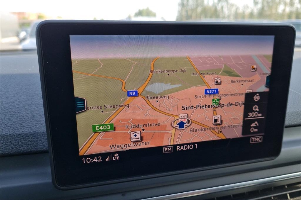 Audi A4 Avant 2018 фото 6