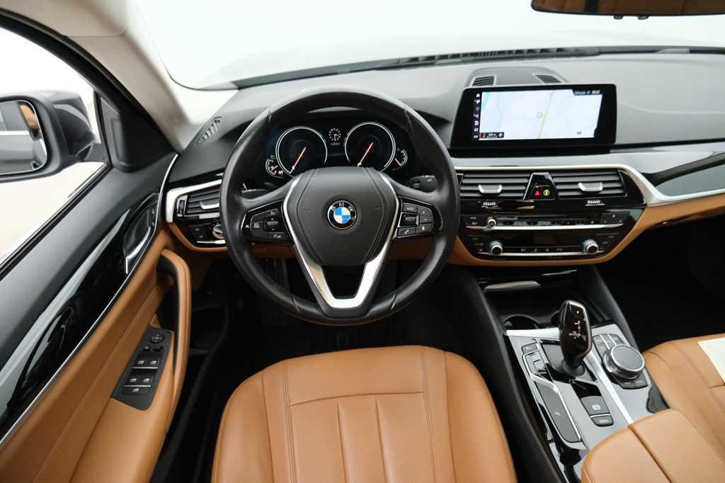 BMW 5 Series 2017 фото 3