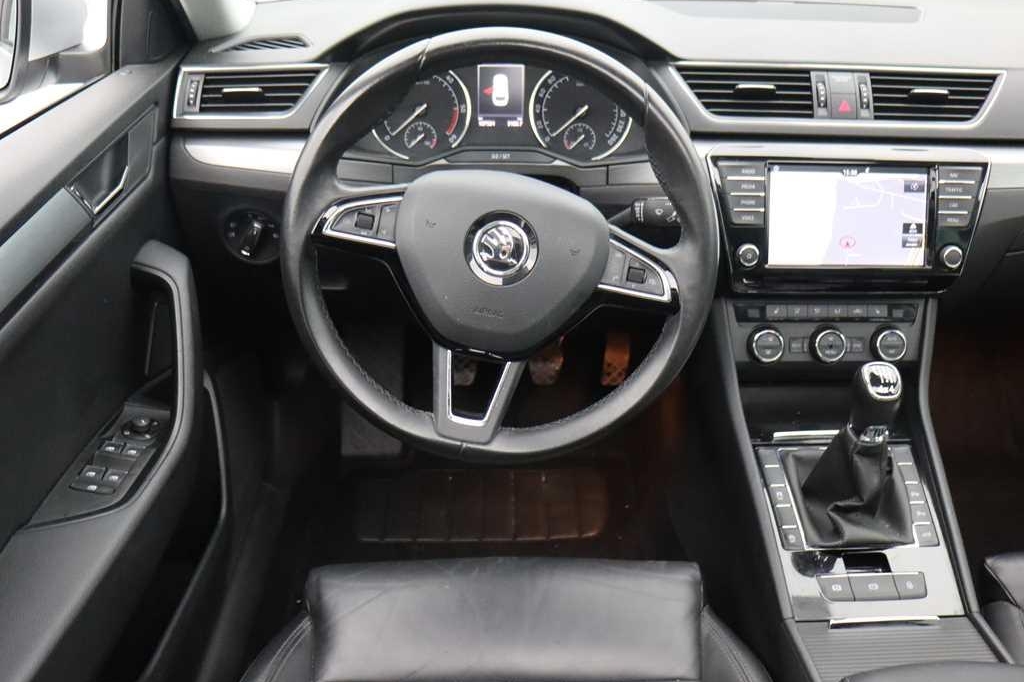 Skoda Superb Combi 2017 photo 1