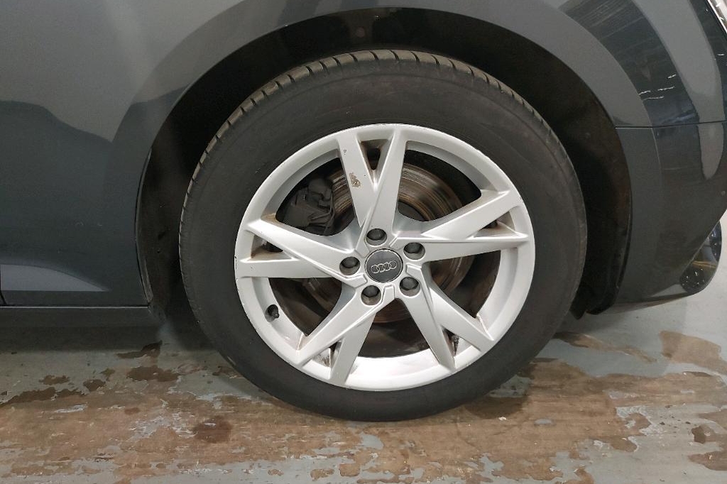 Audi A4 Avant 2016 фото 20