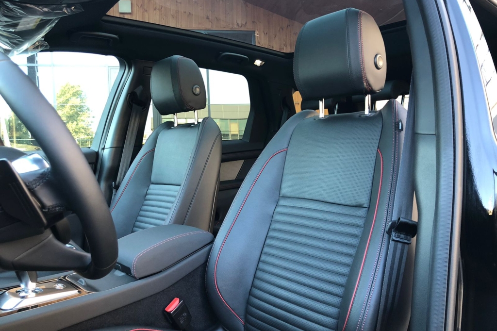 Land Rover Discovery Sport R-Dynamic SE 2020 фото 6