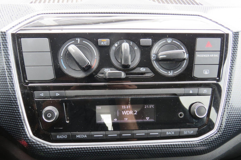 Volkswagen Up 2017 фото 1