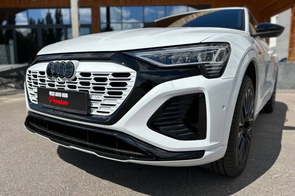 Audi Q8 e-tron 55 114 kWh Quattro S-line 2023 photo 8
