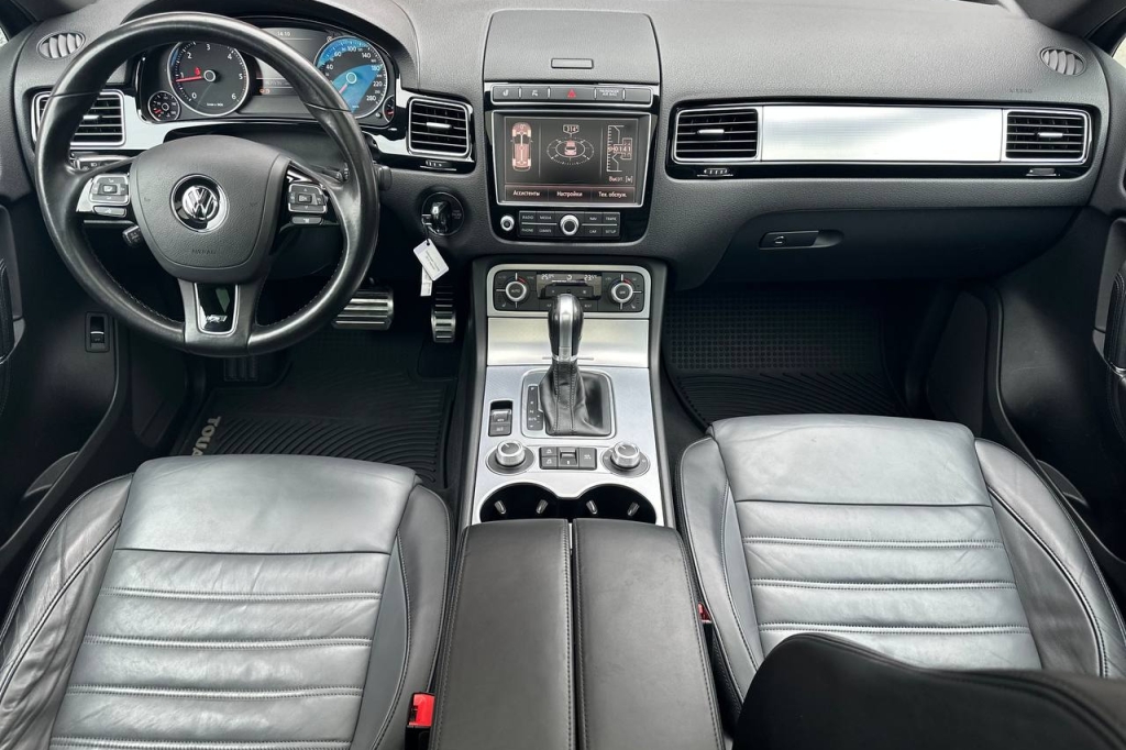 Volkswagen Touareg R-line 2015 фото Volkswagen Touareg R-line 2015 фото 18