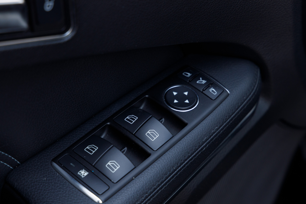 Mercedes-Benz  E220 2013 фото 9