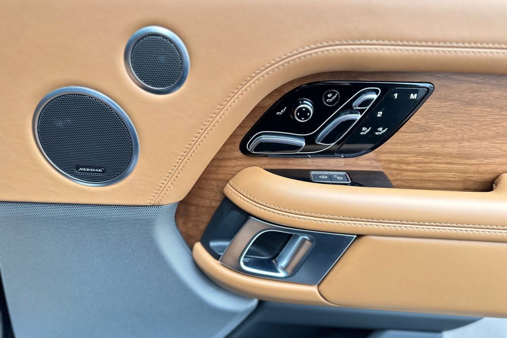 Land Rover Range Rover Autobiography 2018 фото Land Rover Range Rover Autobiography 2018 фото 21