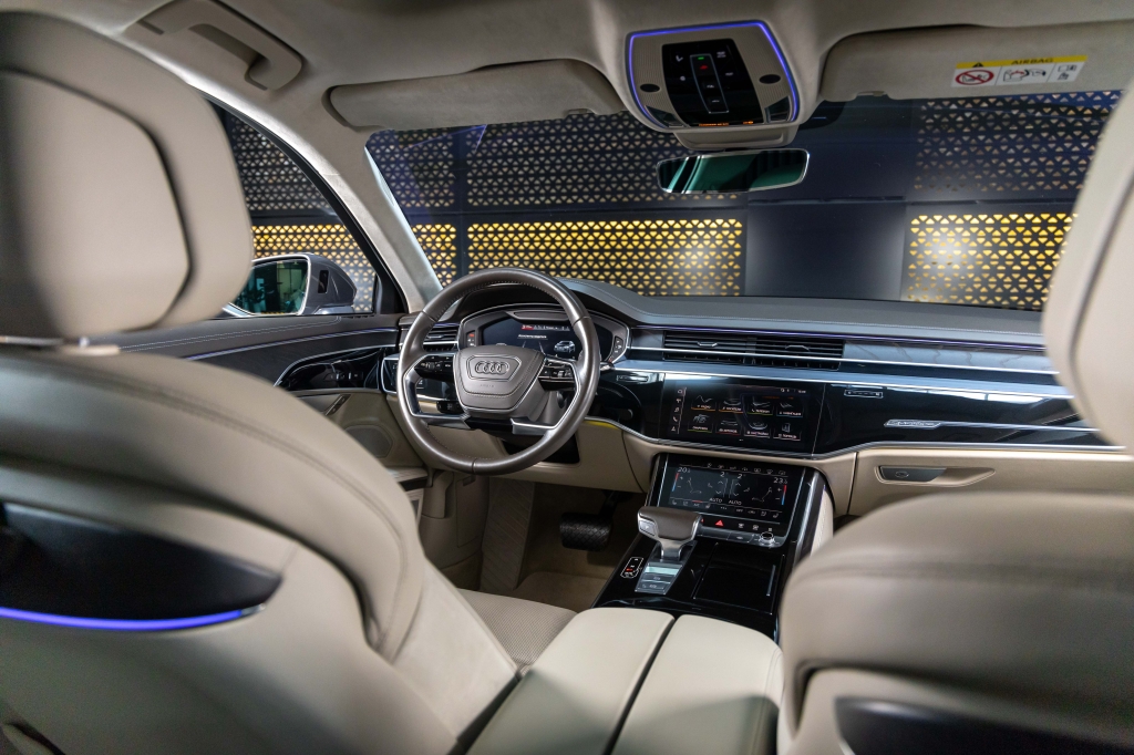 Audi A8 L 2018 фото Audi A8 L 2018 фото 32