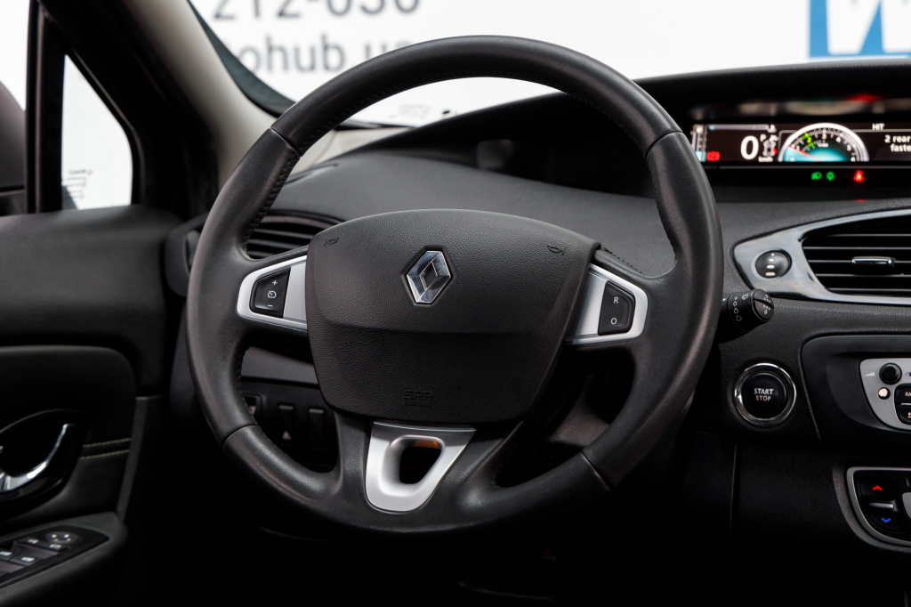 Renault Grand Scenic photo 8