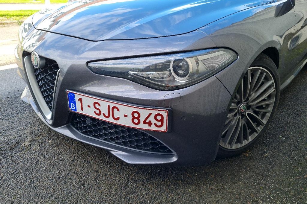 Alfa Romeo Giulia 2017 фото 21