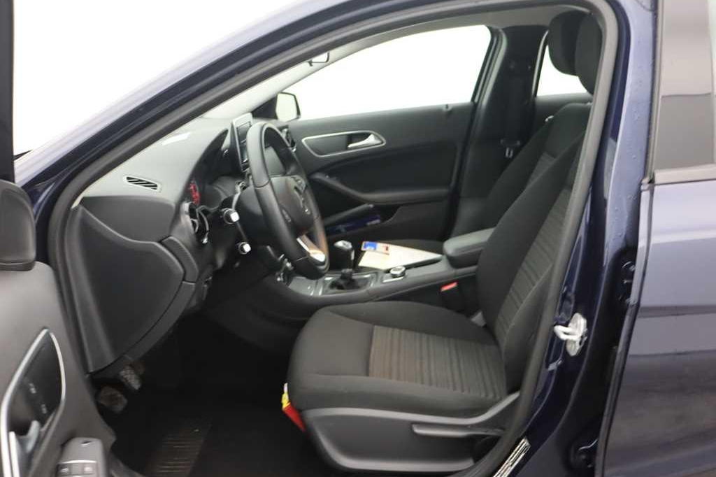 Mercedes-Benz A-Klasse 2017 photo 3