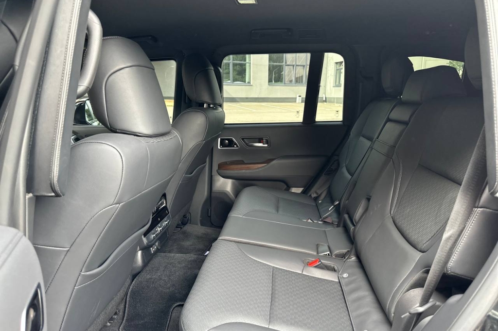 Toyota Land Cruiser 300 VX BR6 Armor 2022 фото Toyota Land Cruiser 300 VX BR6 Armor 2022 фото 15