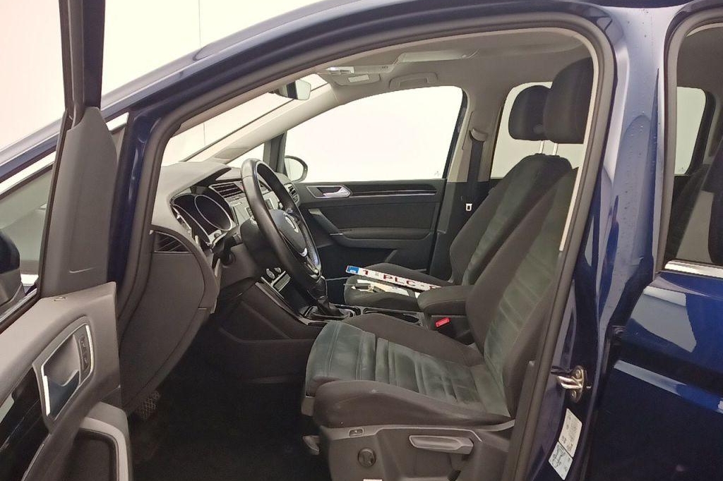 Volkswagen Touran 2016 photo 2