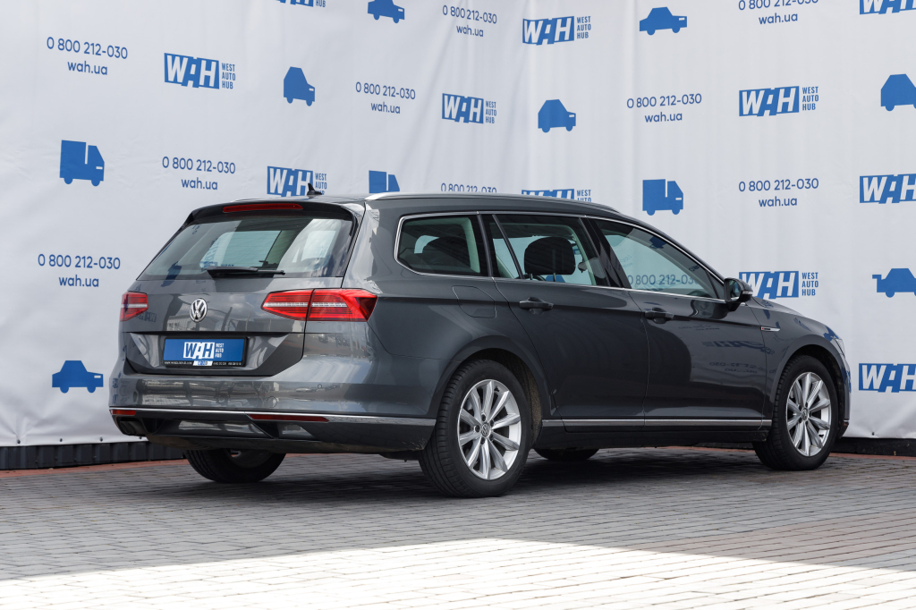 Volkswagen Passat B8 Highline 4Motion 2016 фото 5