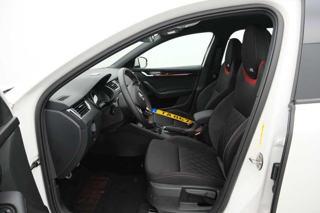 Skoda Octavia Combi 2018 фото 5