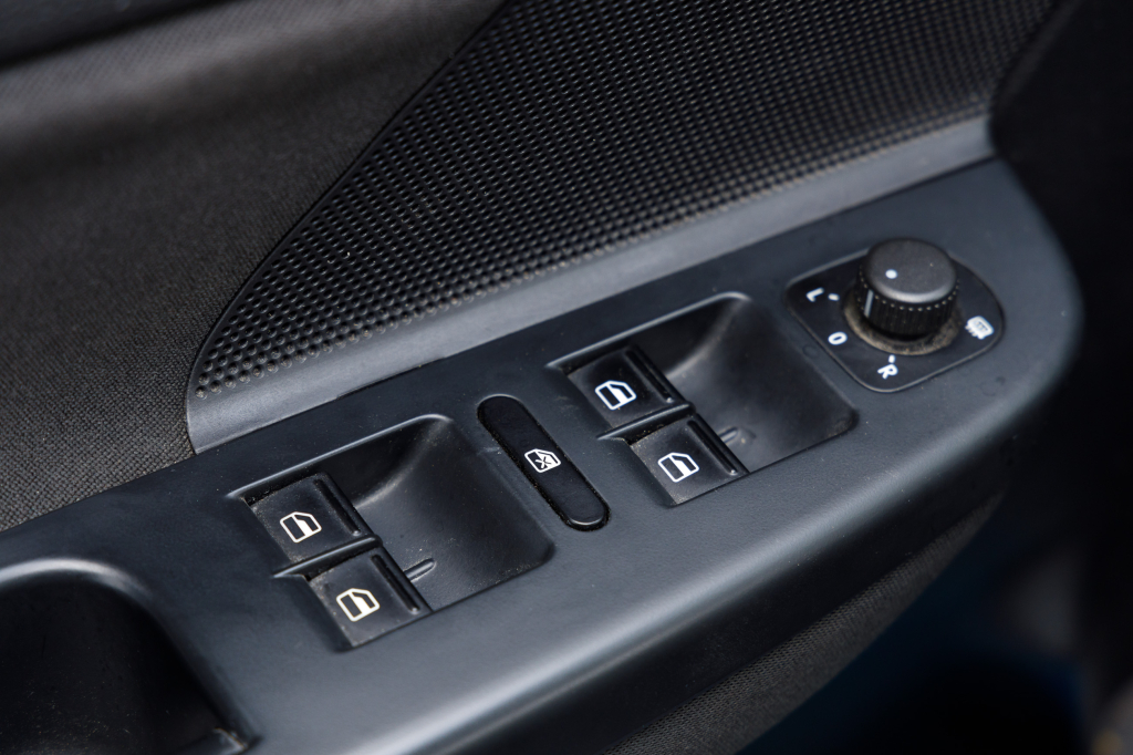 Volkswagen Golf VI Match 2012 фото 21