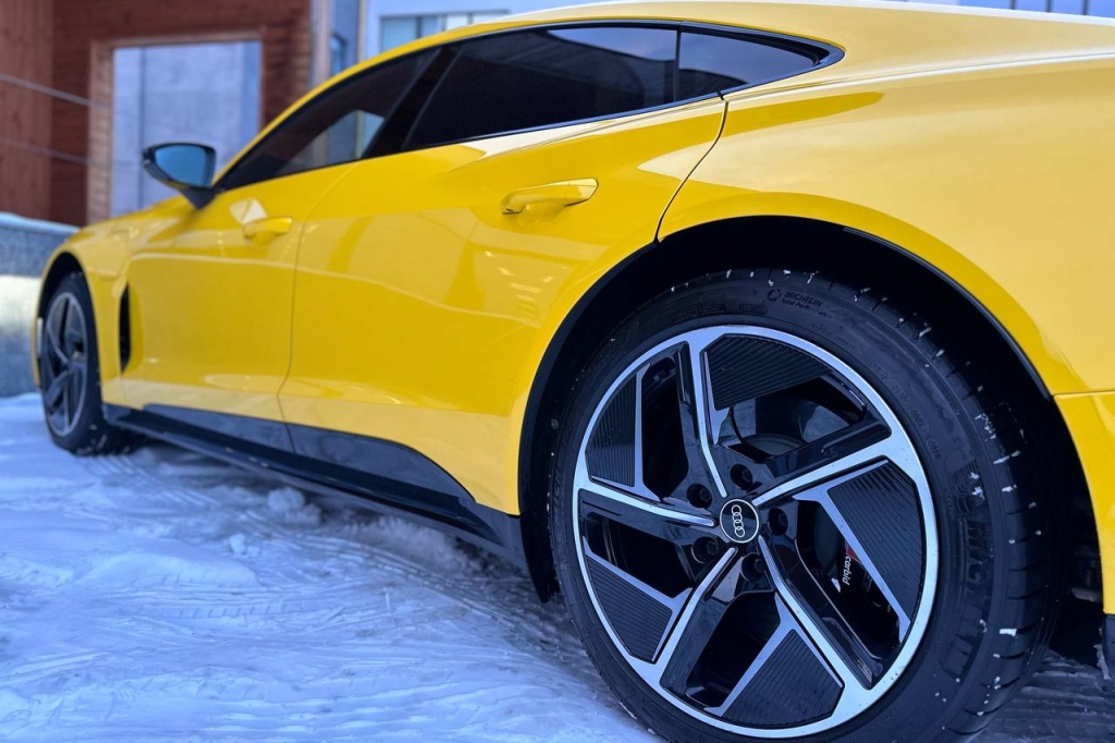 Audi RS e-tron GT 2021 photo 8