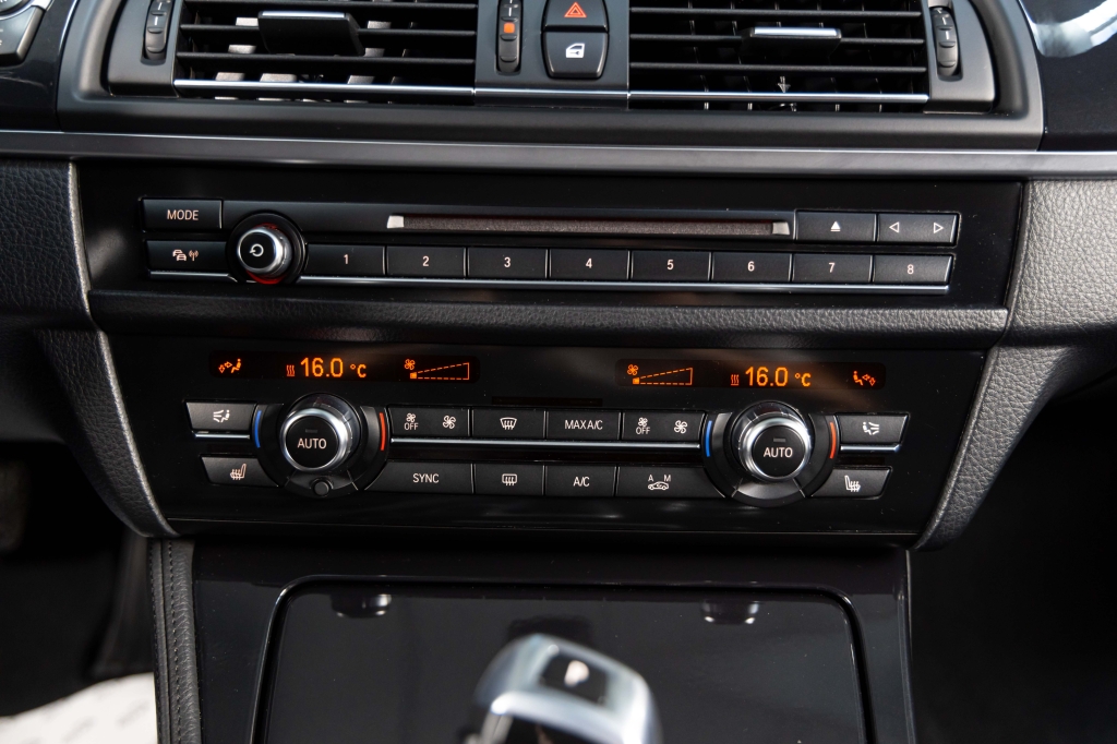 BMW 5 Series 2015 фото 23