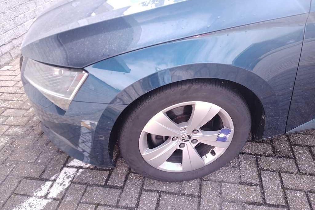 Skoda Superb 2016 photo 10