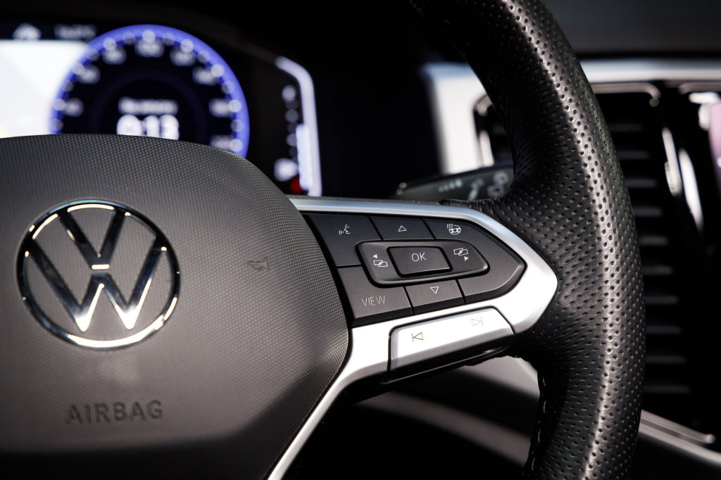 Volkswagen Atlas Cross Sport SEL Premium R-Line 2021 photo 30