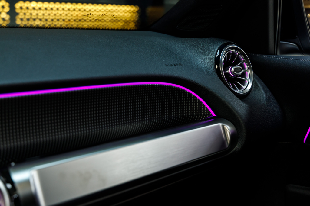 Mercedes-Benz GLB-Class 250 2020 photo 30