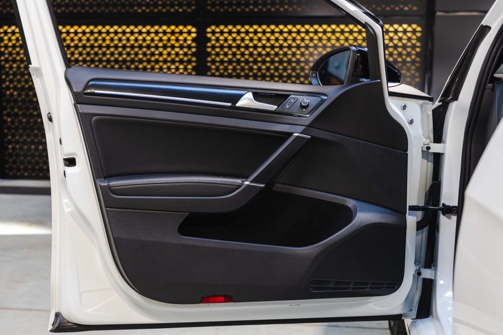 Volkswagen Golf R 2017 фото 15