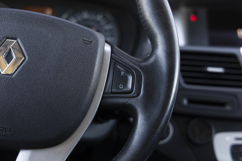 Renault Laguna 2014 photo 17