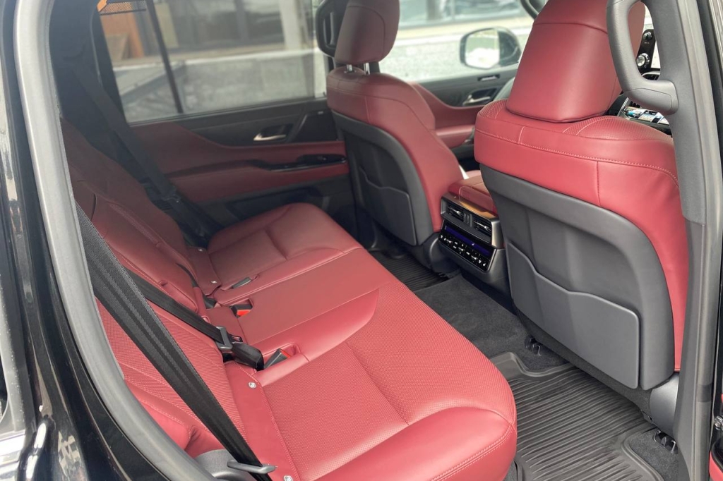 Lexus LX 500d 2022 фото 15