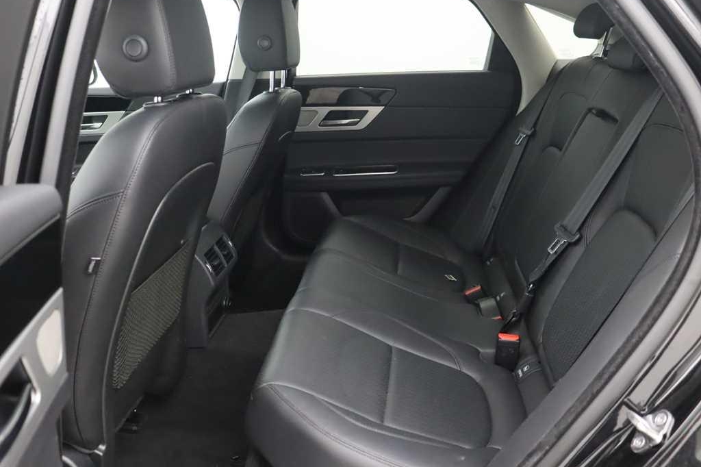 Jaguar XF 2017 фото 6