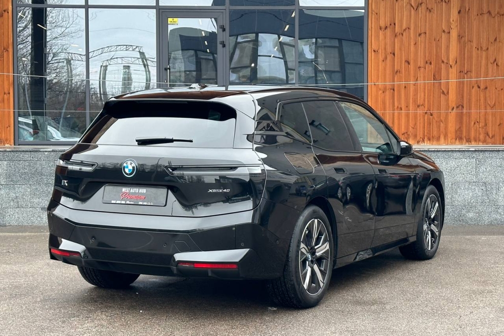 BMW iX xDrive40 2023 фото 5