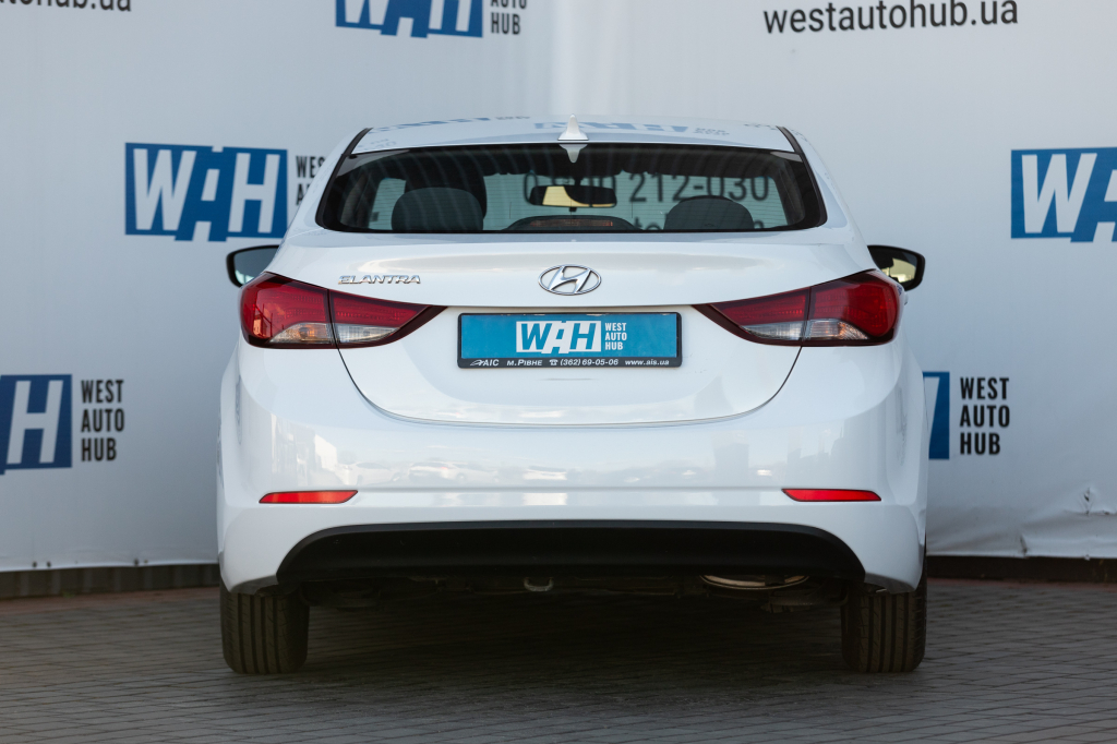 Hyundai Elantra SE 2015 фото 4