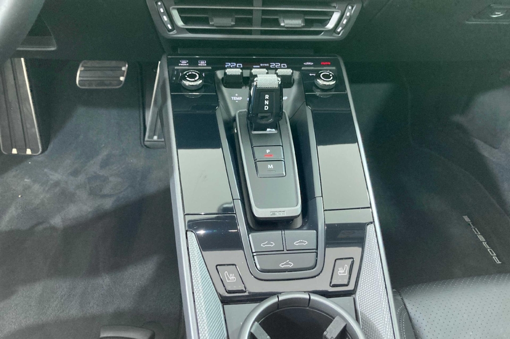 Porsche 992 2019 фото 10