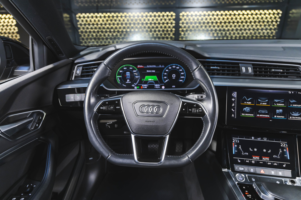 Audi e-tron 2020 photo 17