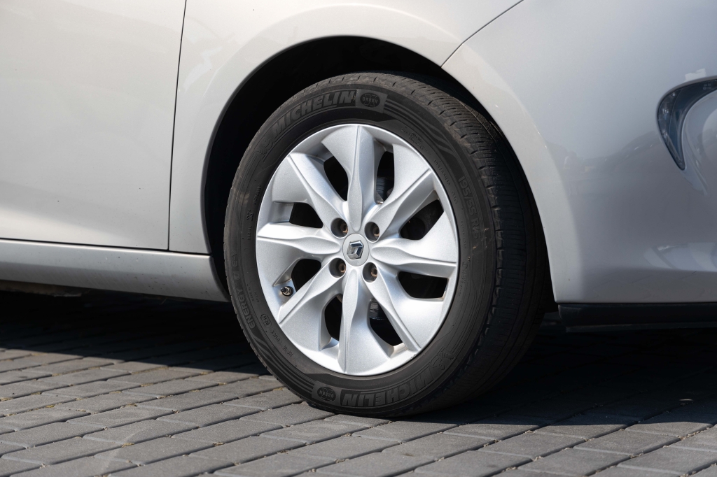 Renault Zoe 2016 фото 4