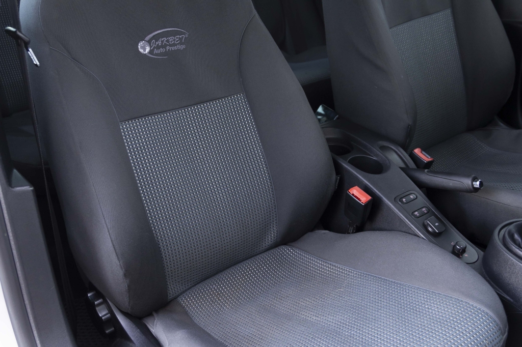 SEAT Leon 2011 фото 12