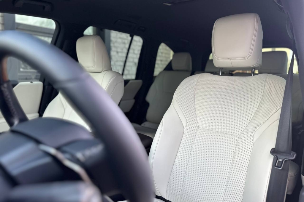 Lexus LX 500d 2022 фото 12