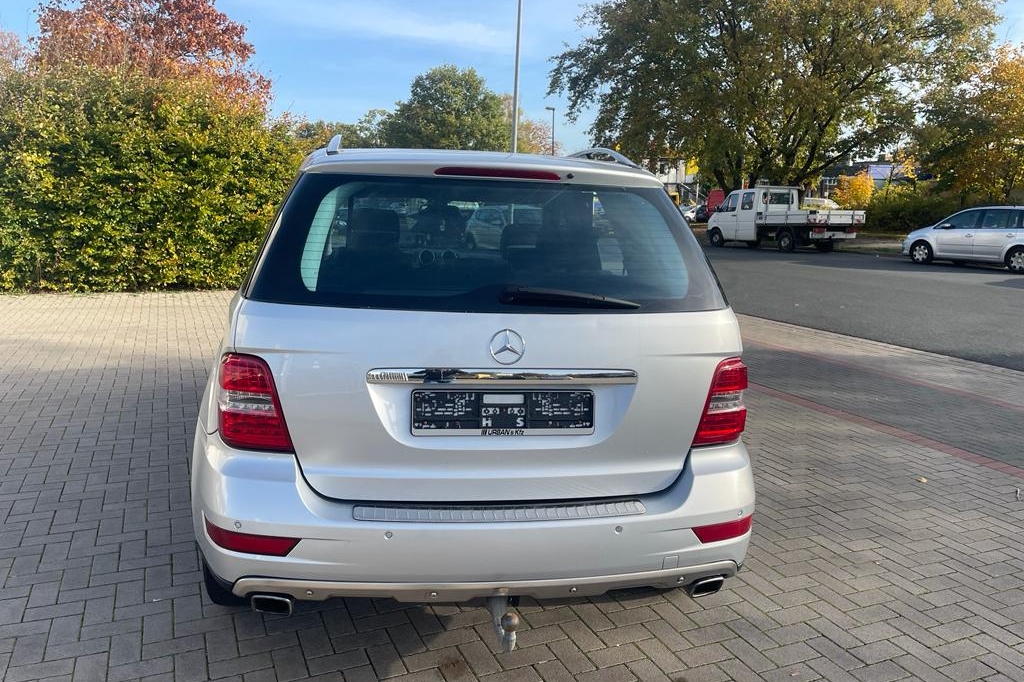 Mercedes-Benz ML 320 2009 photo 9