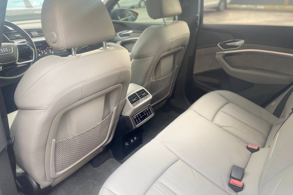 Audi e-tron 2019 photo 12