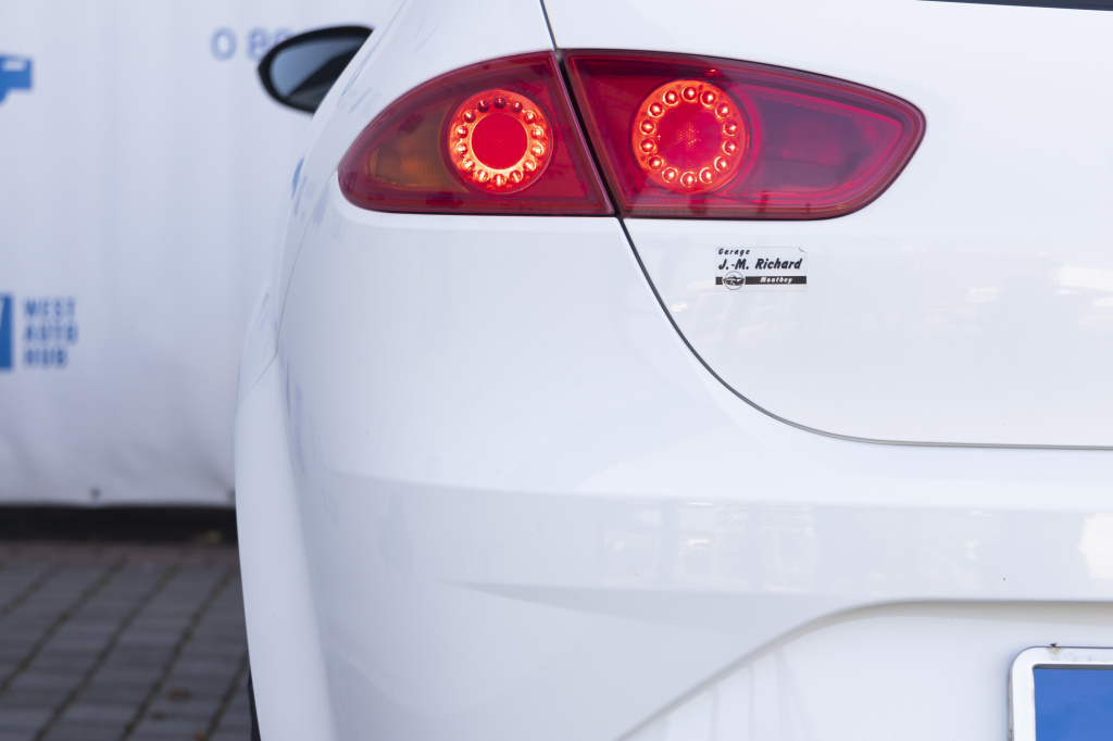 SEAT Leon 2011 фото 7