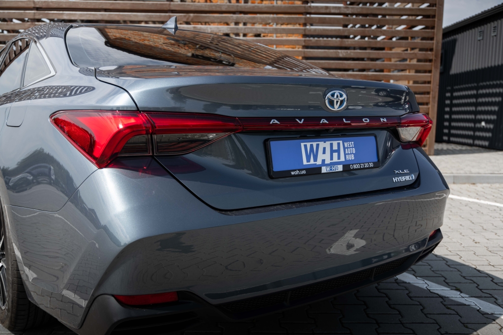 Toyota Avalon Hybrid 2020 photo 10