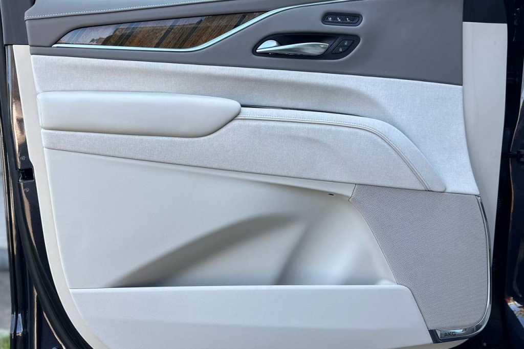 Cadillac Escalade PLATINUM 4WD 2022 фото Cadillac Escalade PLATINUM 4WD 2022 фото 10