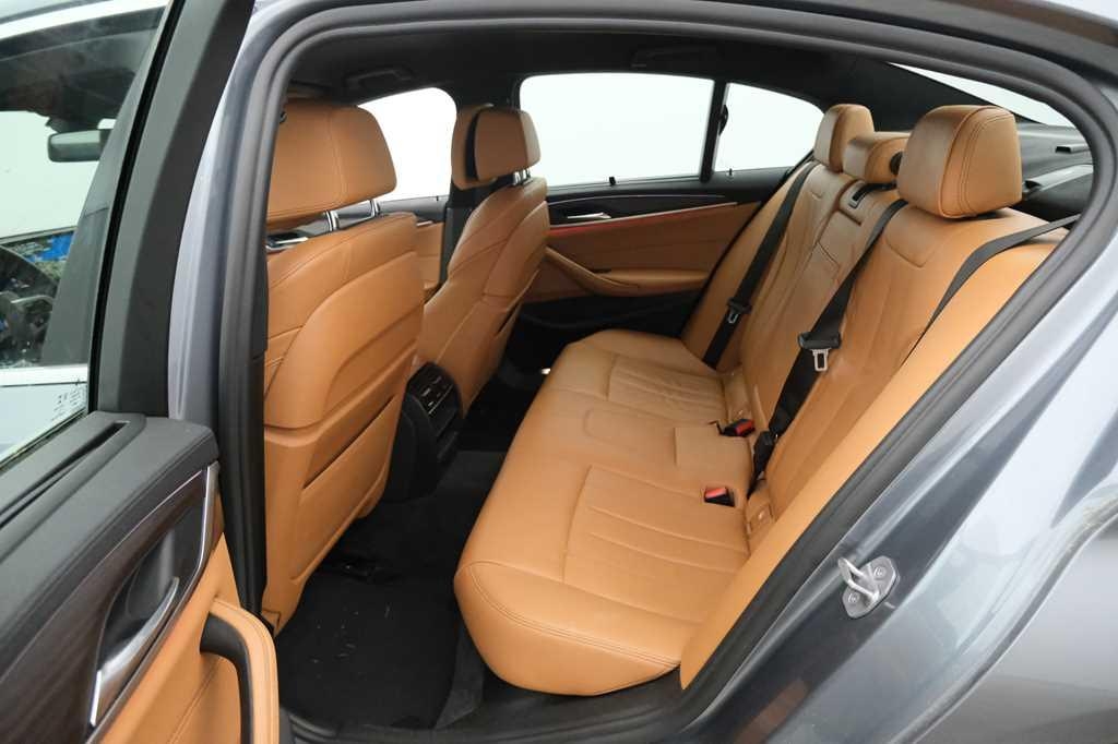 BMW 5 Series 2017 фото 2