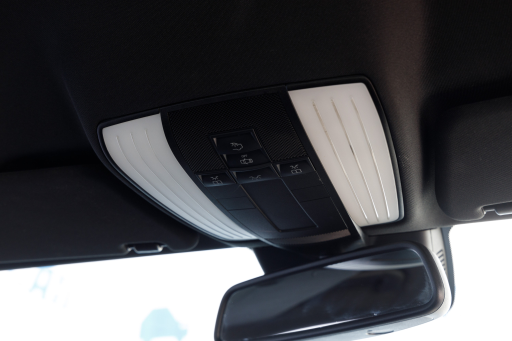 Mercedes-Benz  E220 2013 фото 17