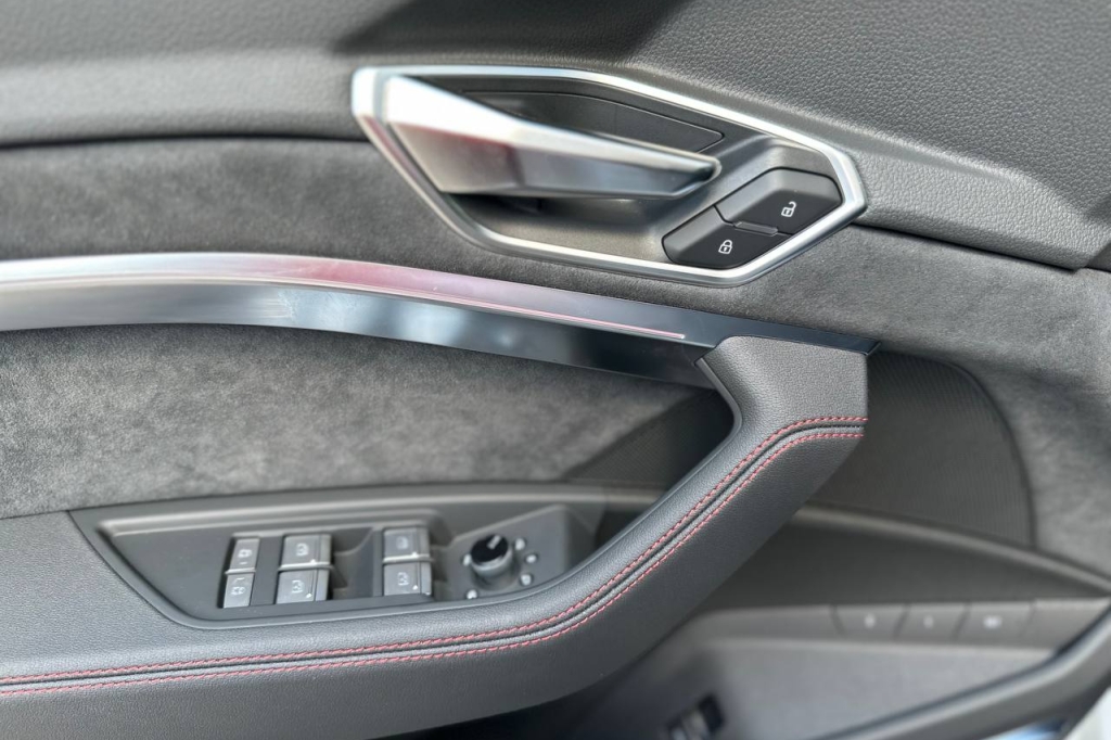 Audi Q8 e-tron 55 114 kWh Quattro S-line 2023 photo 10