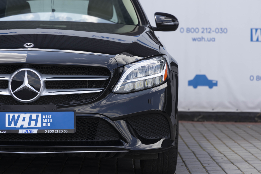 Mercedes-Benz C-Class C300 4Matic 2019 photo 2