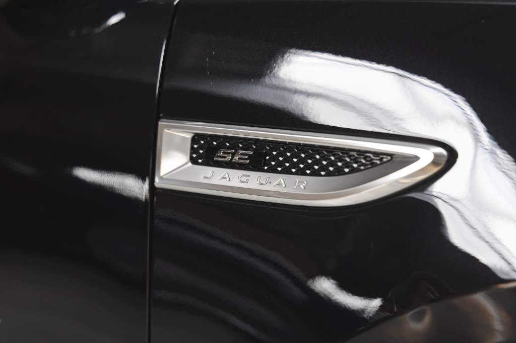 Jaguar E-Pace 2018 фото Jaguar E-Pace 2018 фото 6