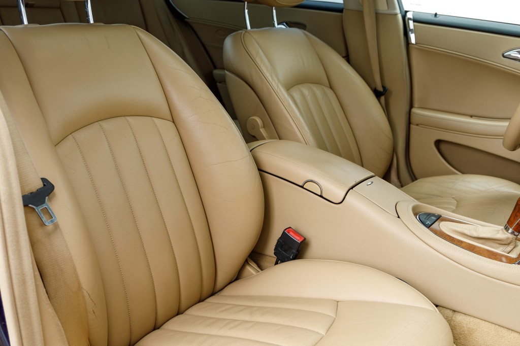 Mercedes-Benz CLS 500 2005 photo 22